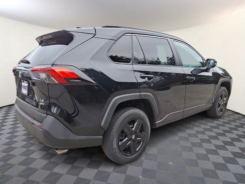 Used 2019 Toyota RAV4 LE w/ Carpet Mat Package image 6