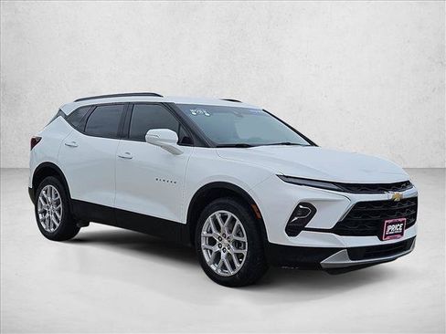Certified 2023 Chevrolet Blazer LT FWD image 3