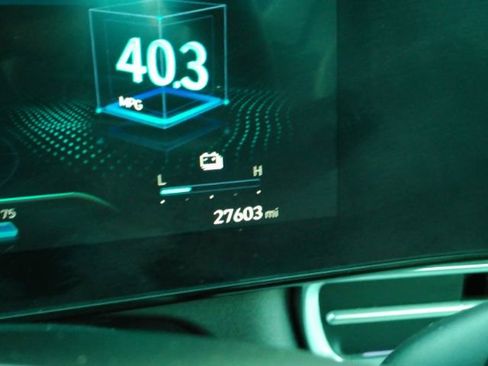 Used 2023 Hyundai Elantra Limited image 40