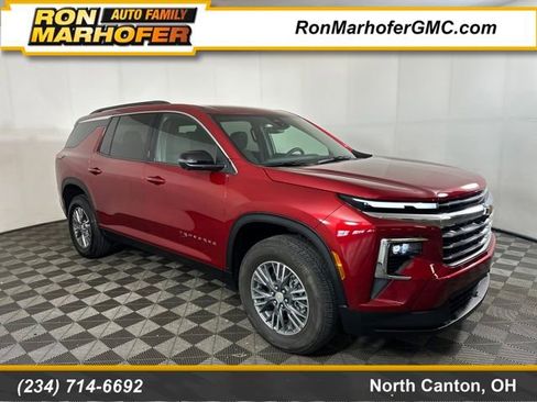 Used 2024 Chevrolet Traverse LT w/ Trailering Package image 1