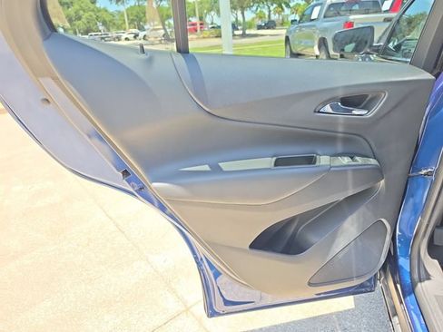Used 2022 Chevrolet Equinox LT FWD image 14