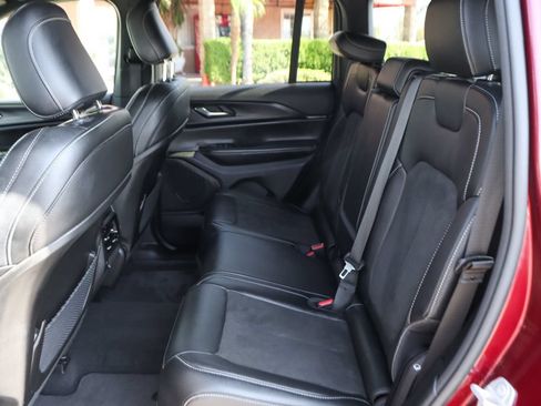 Used 2024 Jeep Grand Cherokee Altitude RWD image 36