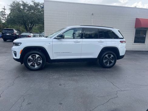 Used 2024 Jeep Grand Cherokee Limited 4xe AWD/4WD image 2