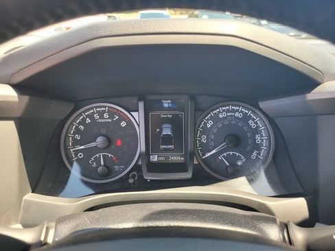 Used 2023 Toyota Tacoma TRD Off-Road w/ Technology Package AWD/4WD image 29