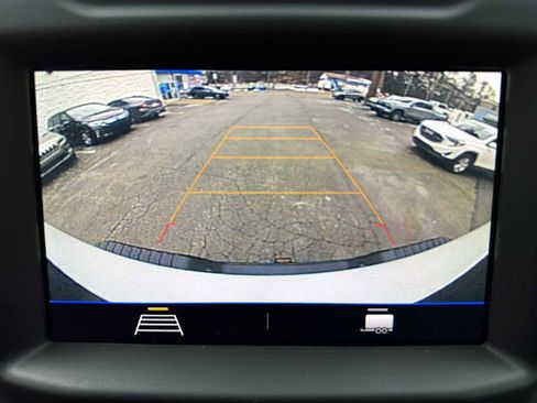 Used 2021 Chevrolet Silverado 2500 Custom w/ Custom Value Package image 15