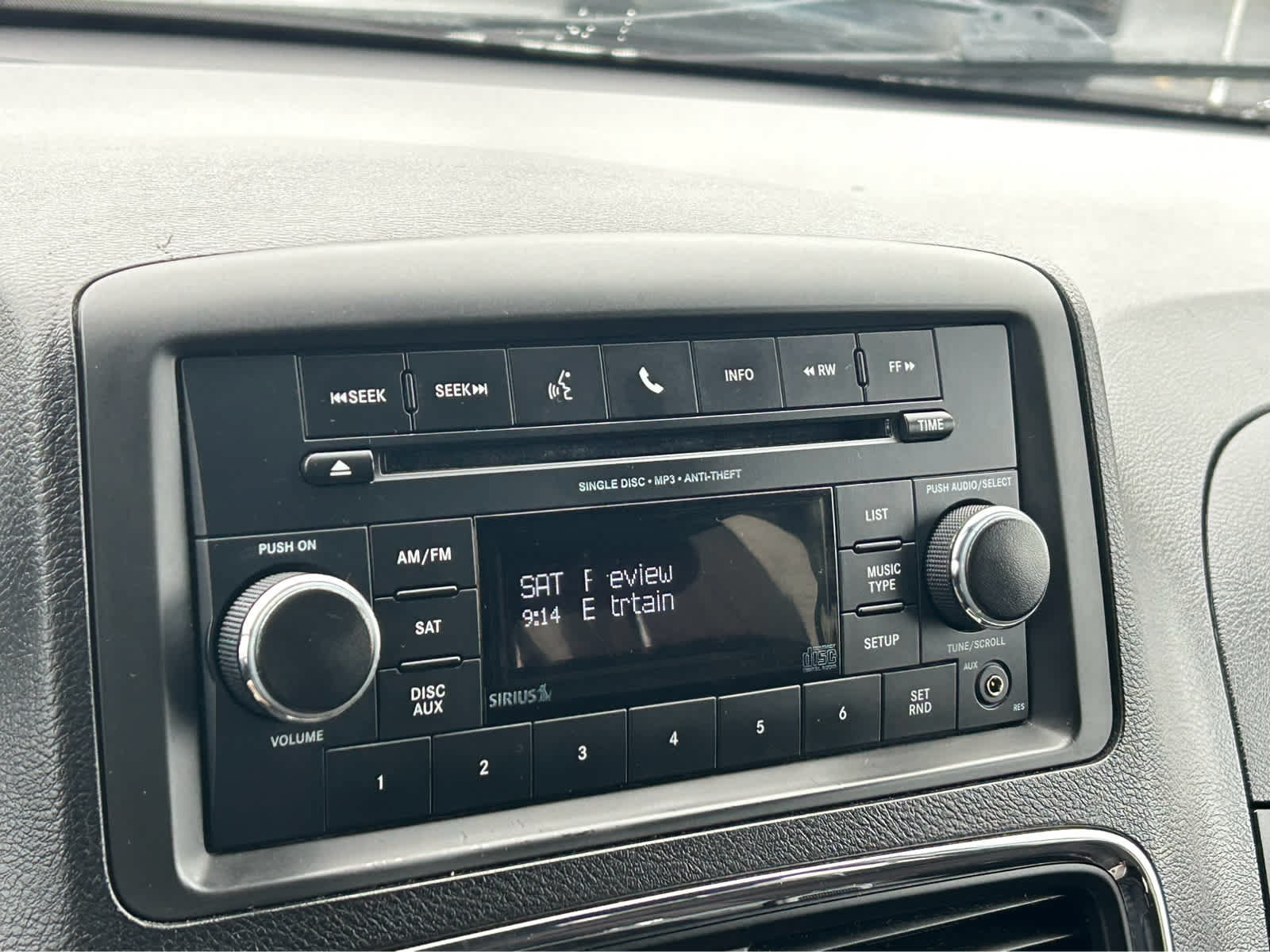 Used 2014 Dodge Grand Caravan SXT w/ UConnect Hands-Free Group FWD image 29