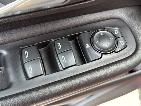 Certified 2023 GMC Terrain SLE image 11