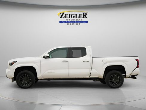 Used 2024 Toyota Tacoma SR5 AWD/4WD image 4