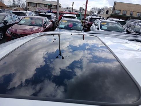 Used 2019 Chevrolet Traverse High Country w/ LPO, Floor Liner Package image 9