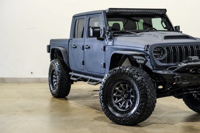 Used 2025 Jeep Gladiator Sport AWD/4WD image 31