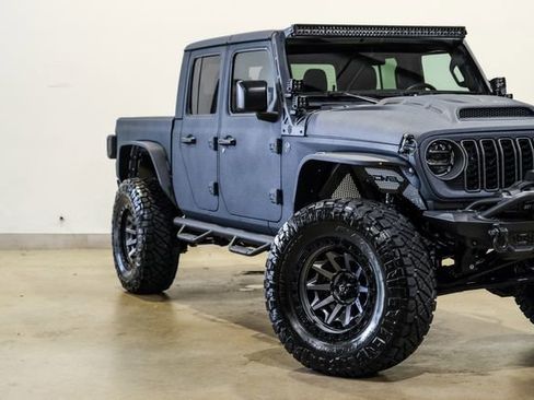 Used 2025 Jeep Gladiator Sport AWD/4WD image 31