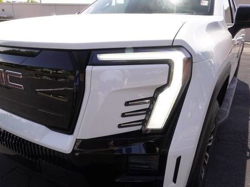 Used 2026 GMC Sierra EV Elevation AWD/4WD image 31