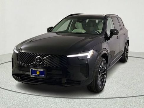Used 2026 Volvo XC90 T8 Ultra w/ Protection Package AWD/4WD image 2