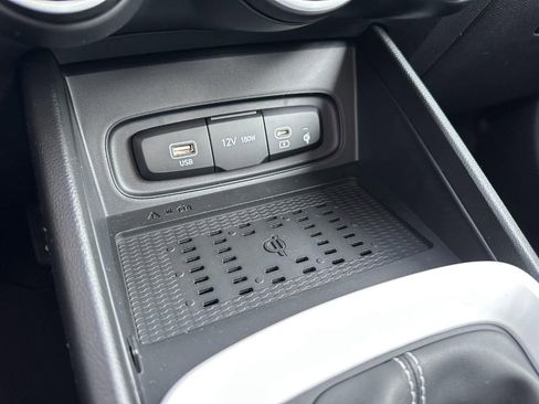 New 2025 Hyundai Venue Limited image 23