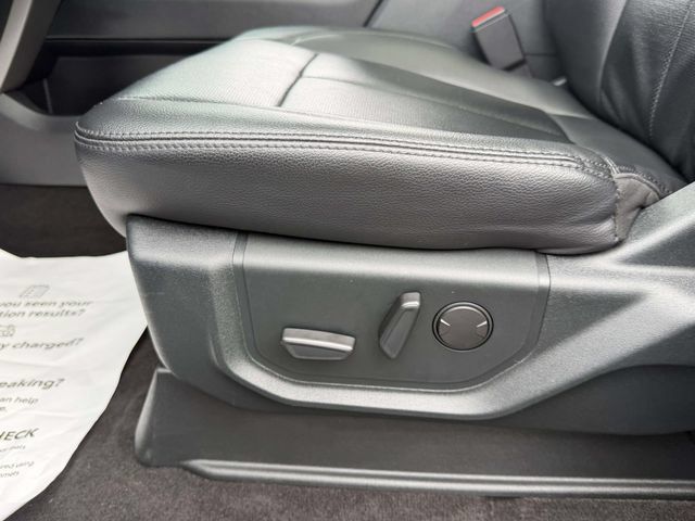 Used 2020 Ford Expedition XLT w/ Equipment Group 202A AWD/4WD image 20