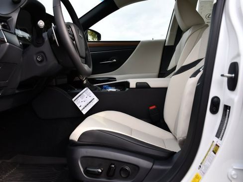 New 2025 Lexus ES 350 w/ Premium Package image 12