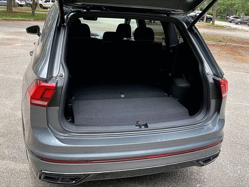 Used 2024 Volkswagen Tiguan SE R-Line FWD image 37