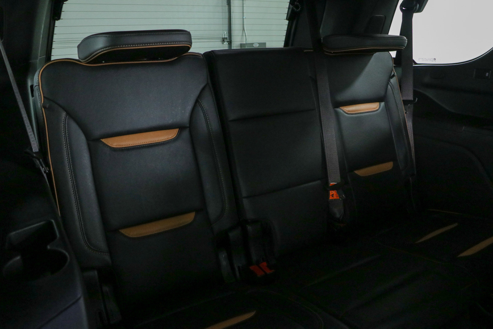 Used 2024 GMC Yukon AT4 w/ Technology Package AWD/4WD image 34