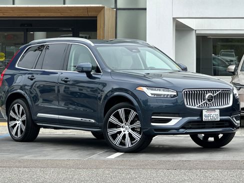 Certified 2023 Volvo XC90 T8 Plus AWD/4WD image 2