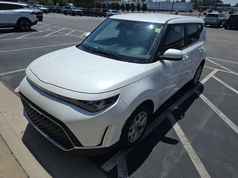 Certified 2024 Kia Soul LX w/ Option Group 015 FWD image 3