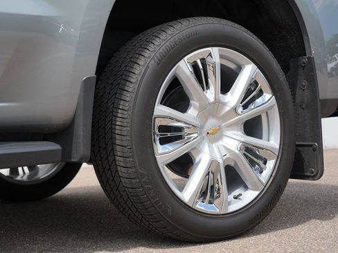 Certified 2025 Chevrolet Silverado 1500 High Country w/ High Country Premium Package AWD/4WD image 35