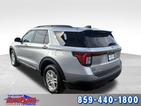 Used 2025 Ford Explorer Active AWD/4WD image 11