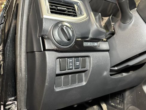 Used 2018 Nissan Titan SV w/ SV Convenience Package image 32