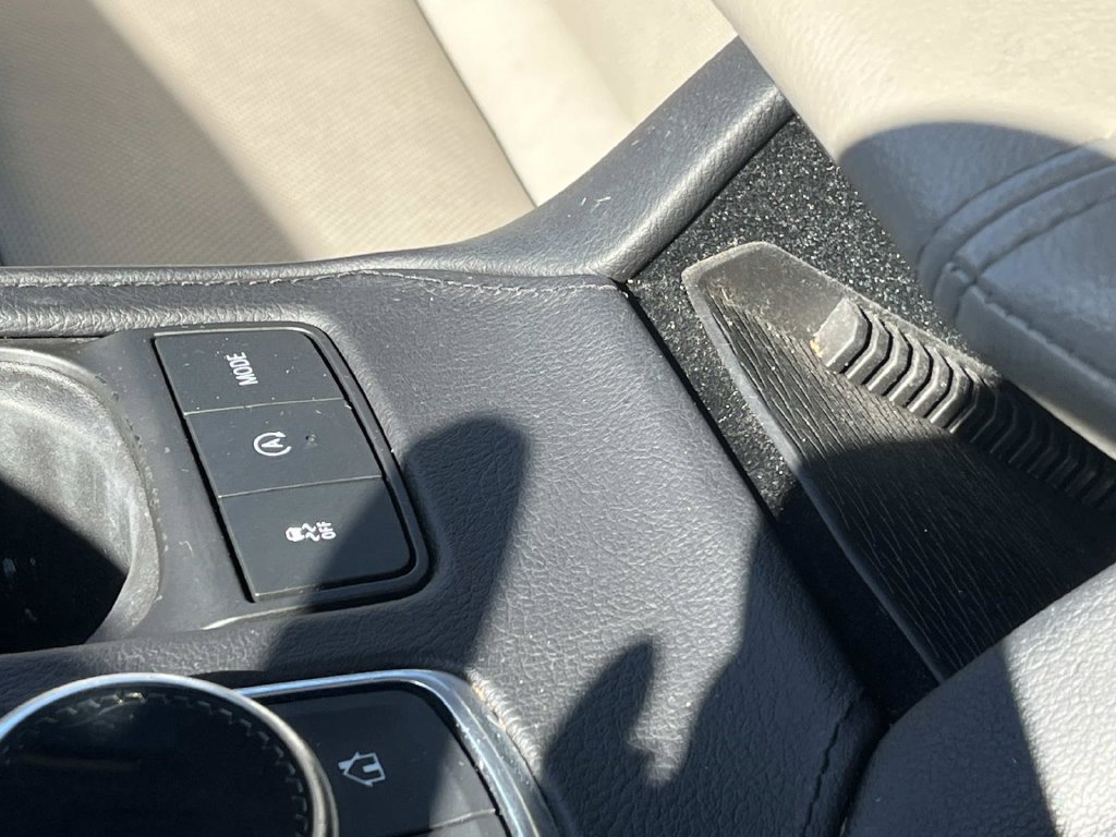 Used 2023 Cadillac XT4 Premium Luxury FWD image 38