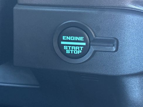 New 2025 Ford Bronco Badlands image 23