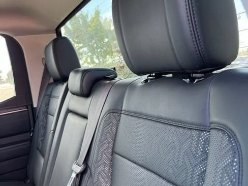 Used 2022 Toyota Tundra Limited w/ TRD Off-Road Package AWD/4WD image 10