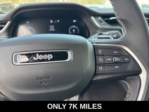 Used 2025 Jeep Grand Cherokee Laredo X AWD/4WD image 39