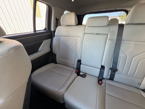 Used 2025 Hyundai Santa Fe SEL image 38