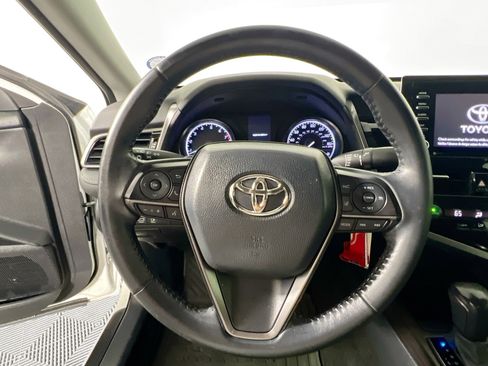 Used 2021 Toyota Camry SE image 17