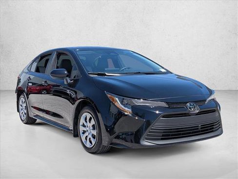 Used 2025 Toyota Corolla LE FWD image 3