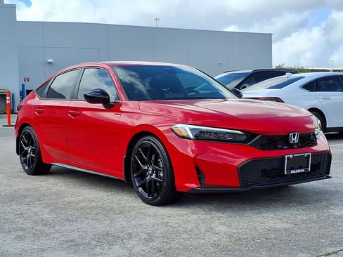 Used 2025 Honda Civic Sport image 2