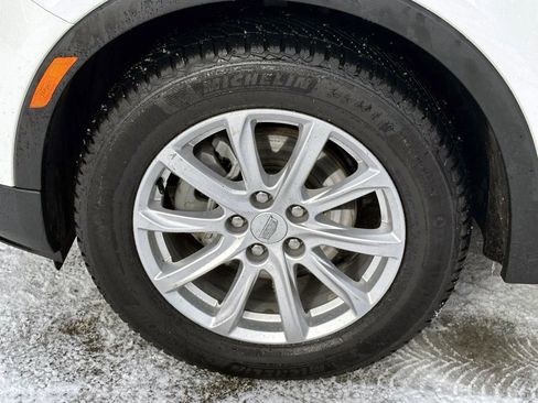 Used 2023 Cadillac XT4 Luxury w/ Cold Weather Package image 8