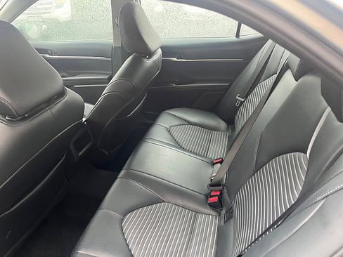 Used 2021 Toyota Camry SE image 25