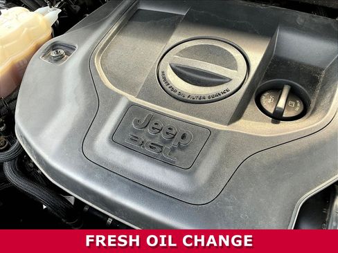 Used 2022 Jeep Grand Cherokee Summit w/ Luxury Tech Group V AWD/4WD image 31