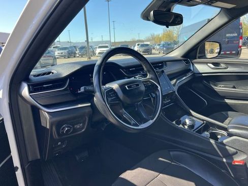 Used 2022 Jeep Grand Cherokee L Laredo AWD/4WD image 10