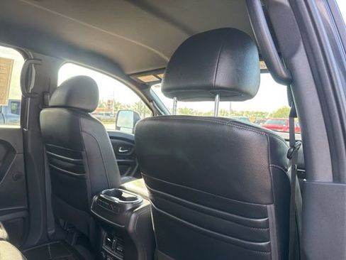 Used 2019 Nissan Titan SL w/ Midnight Edition AWD/4WD image 53