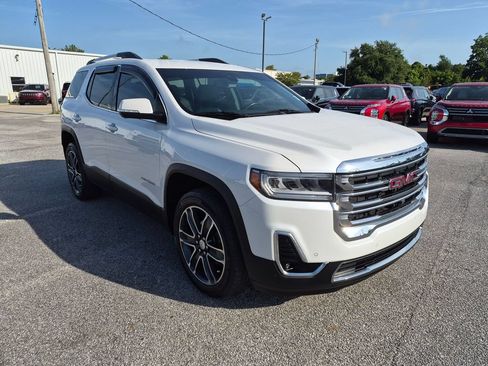 Used 2021 GMC Acadia SLT w/ Technology Package FWD image 3
