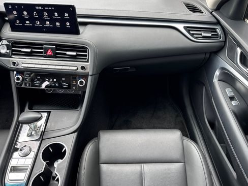Used 2026 Genesis G70 2.5T RWD image 30