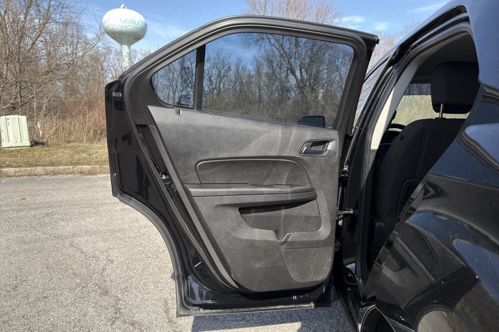Used 2017 Chevrolet Equinox LS FWD image 18