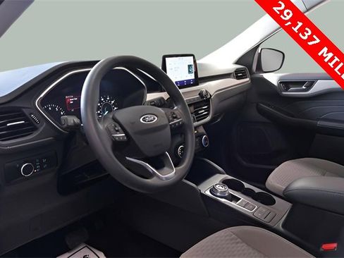 Used 2022 Ford Escape SE image 12