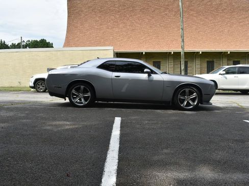 Used 2015 Dodge Challenger R/T w/ Quick Order Package 22B R/T RWD image 8
