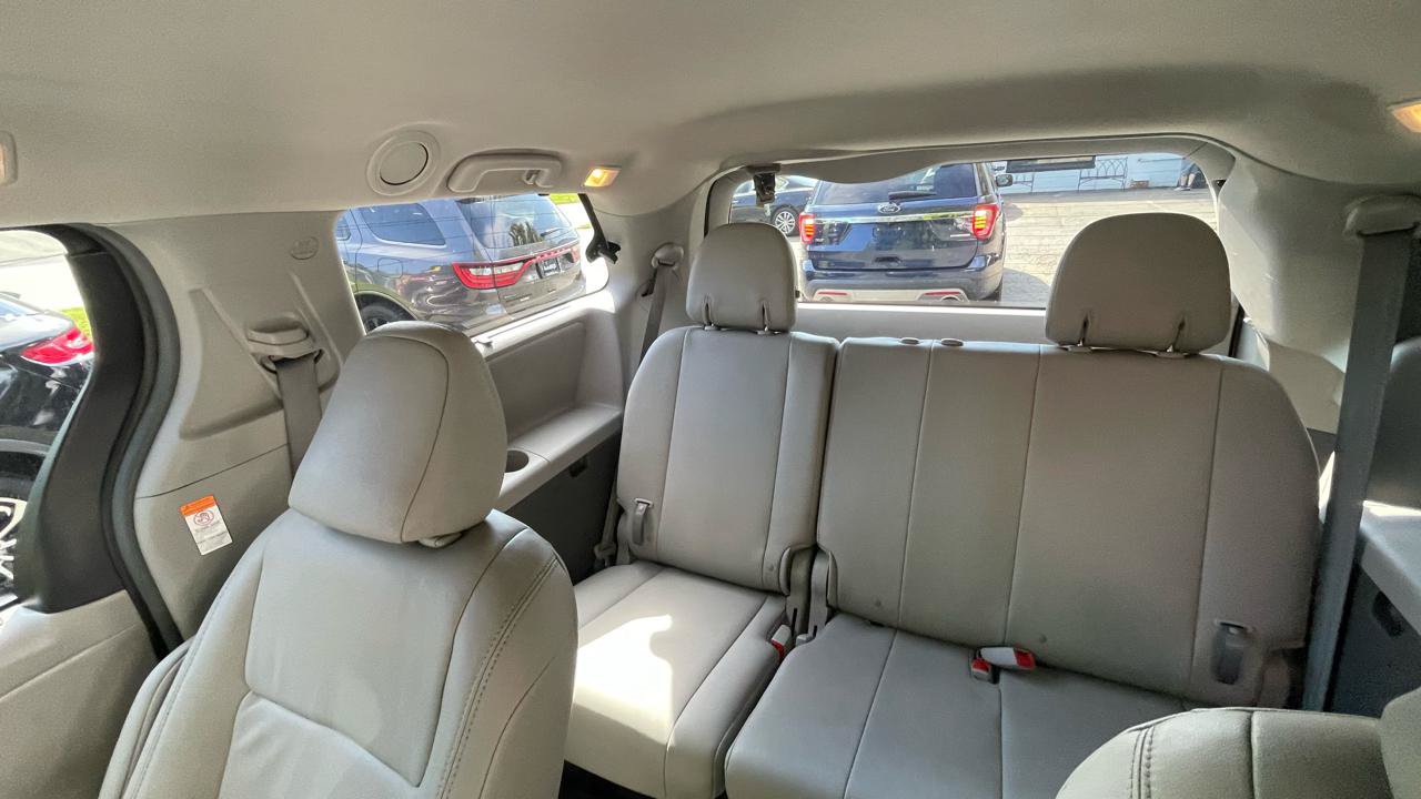 Used 2017 Toyota Sienna XLE Premium w/ Protection Package AWD/4WD image 21