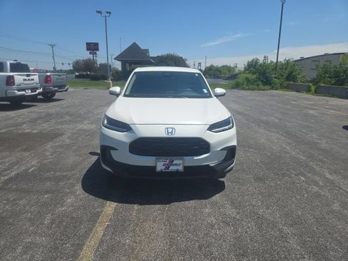Used 2024 Honda HR-V LX image 3