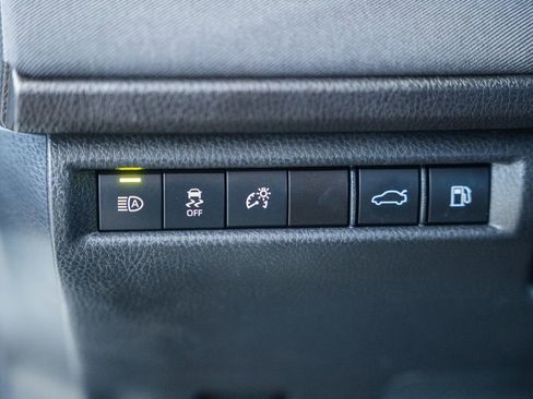 Used 2025 Toyota Camry LE FWD image 38