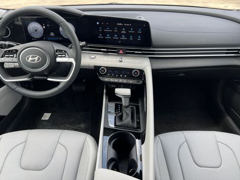 New 2026 Hyundai Elantra Limited FWD image 25