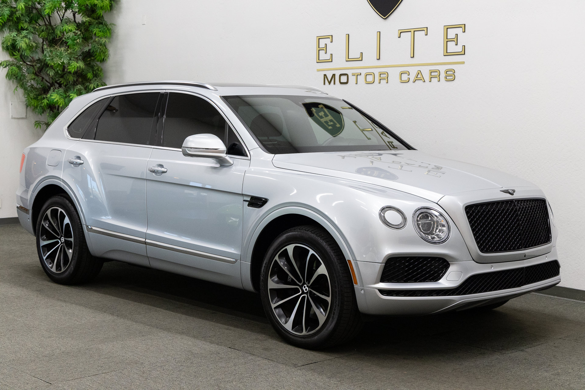 Used 2019 Bentley Bentayga AWD/4WD image 9